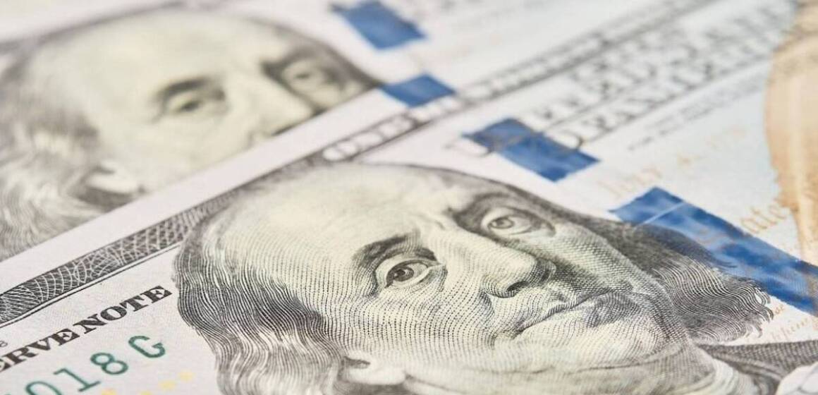 Курс валют на 30 квітня: скільки коштують долар, євро та злотий