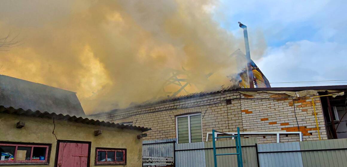 Три пожежі за добу на Вінниччині: горіли житлові будинки та покинута споруда