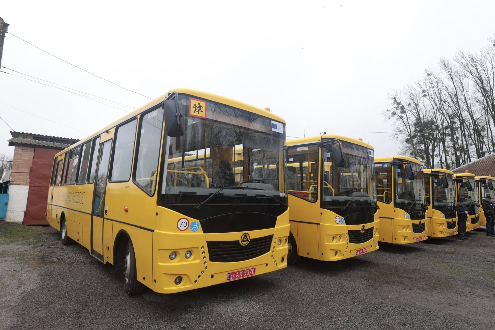 Школа стає ближчою: інклюзивні автобуси поїхали у громади Вінницького району