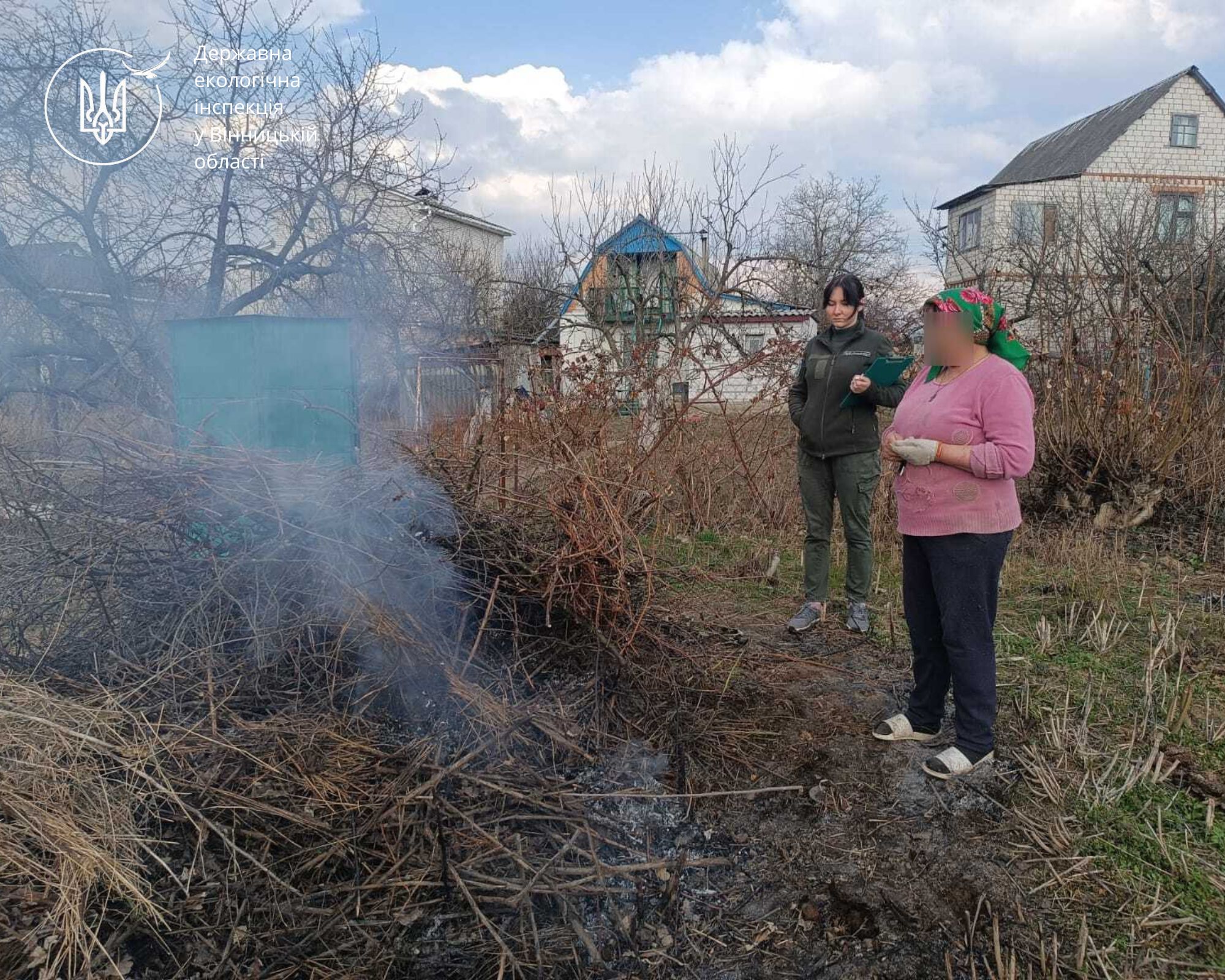 На Вінниччині екоінспектори та поліція оштрафували паліїв сміття