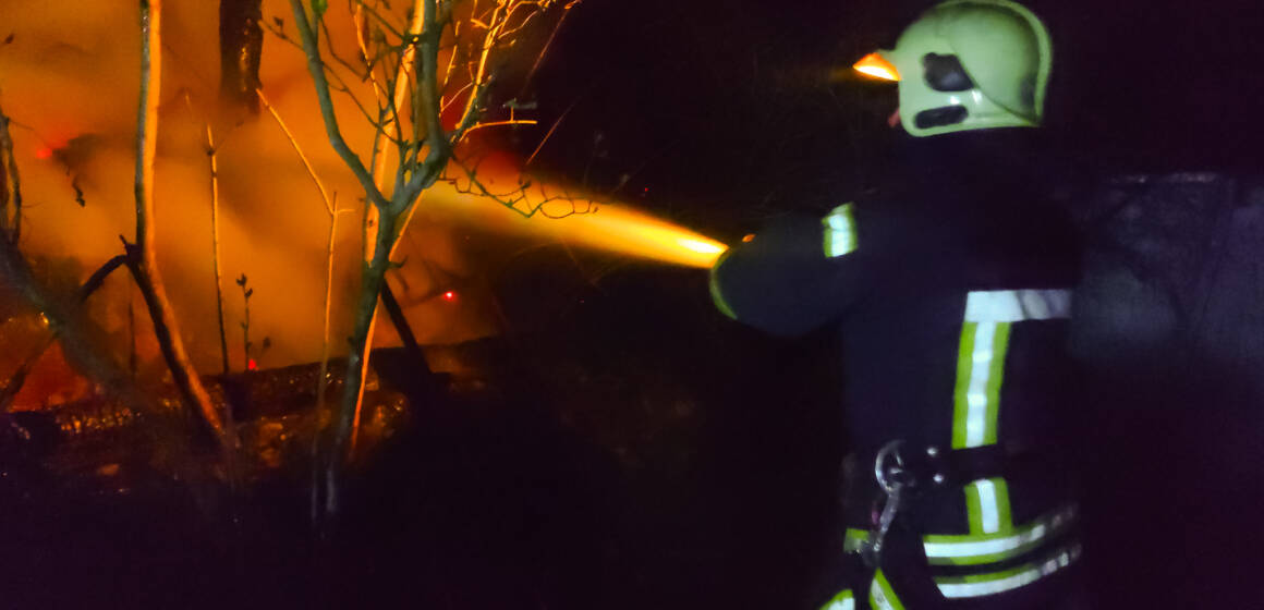 Коротке замикання та пічне опалення: за добу на Вінниччині ліквідували шість пожеж