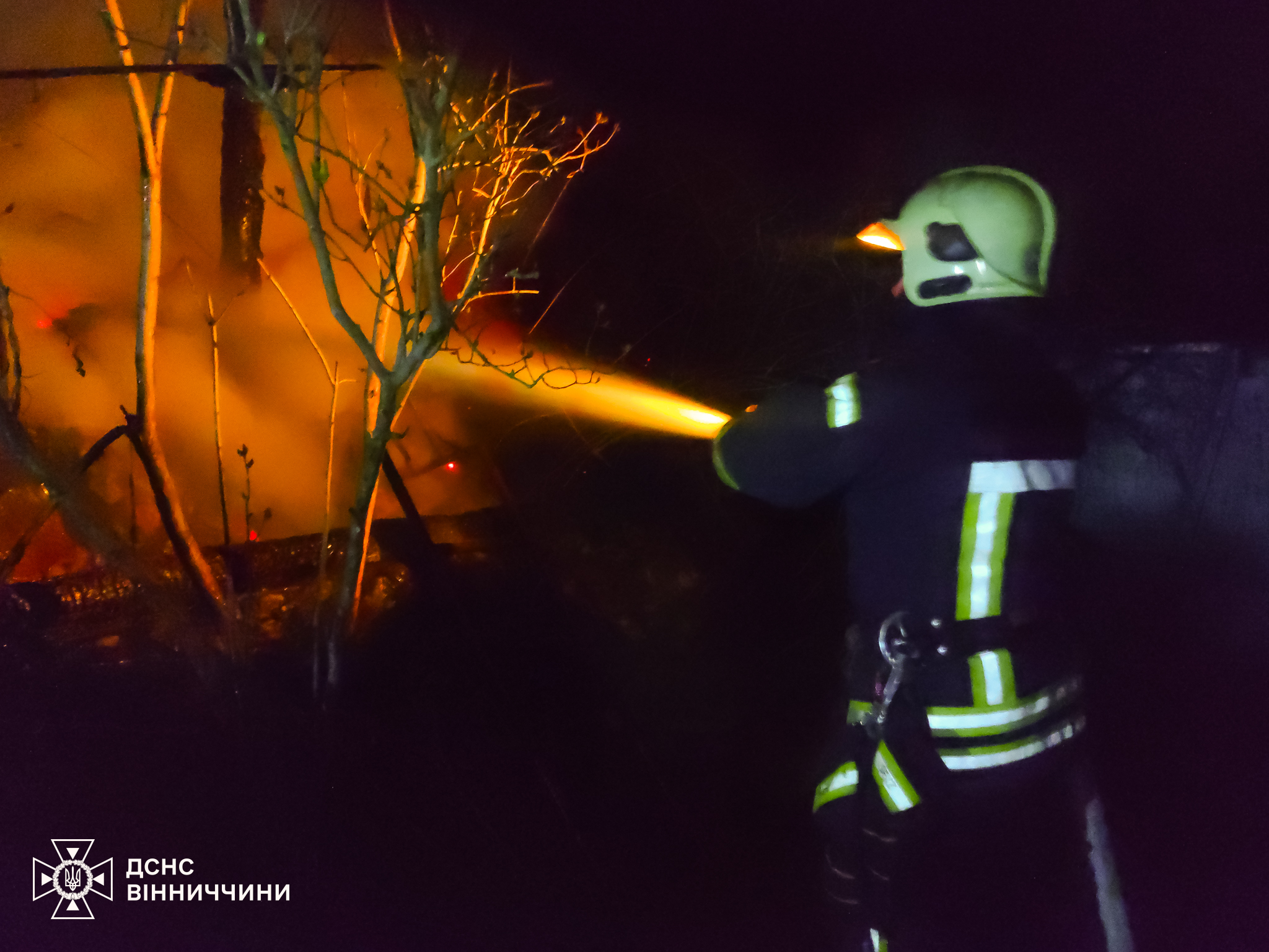 Коротке замикання та пічне опалення: за добу на Вінниччині ліквідували шість пожеж