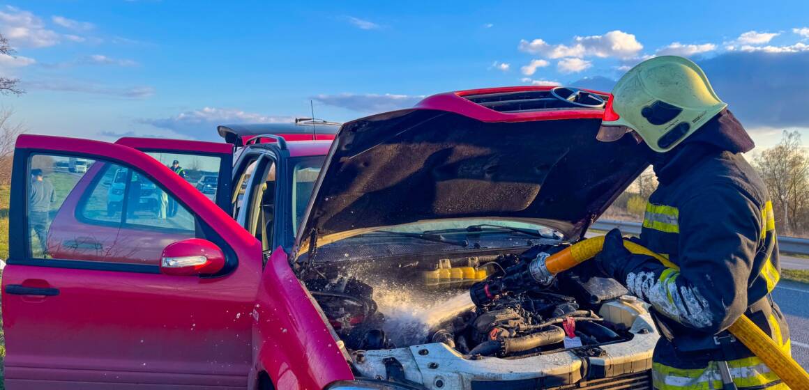 669580013_1438686534937565_7176557256802937133_n Горіли авто, будинки й поля: на Вінниччині за добу ліквідували вісім пожеж