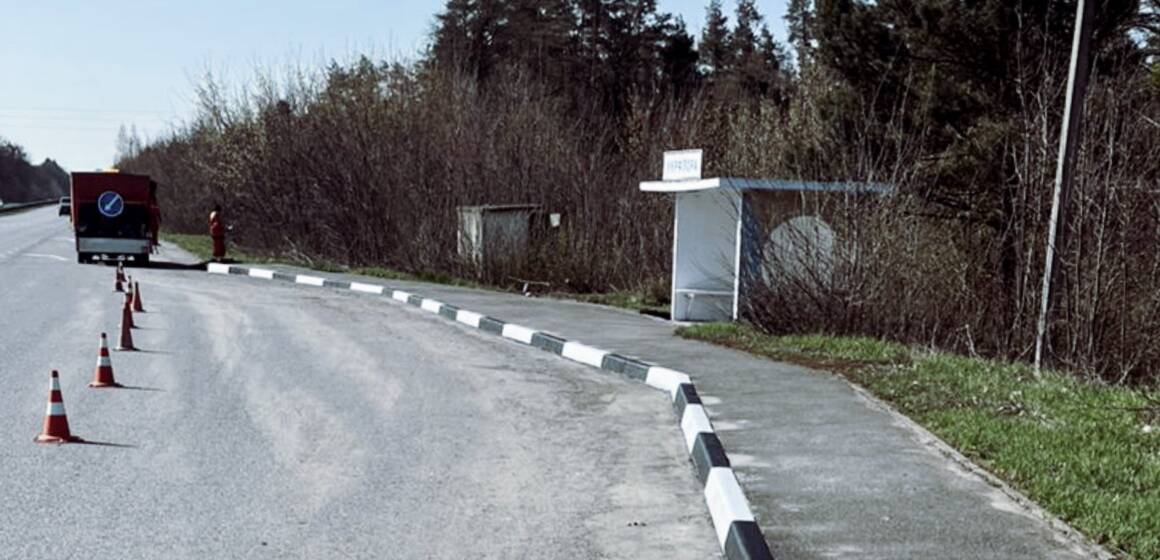 На Вінниччині оновили розмітку бортового каменю для підвищення безпеки руху