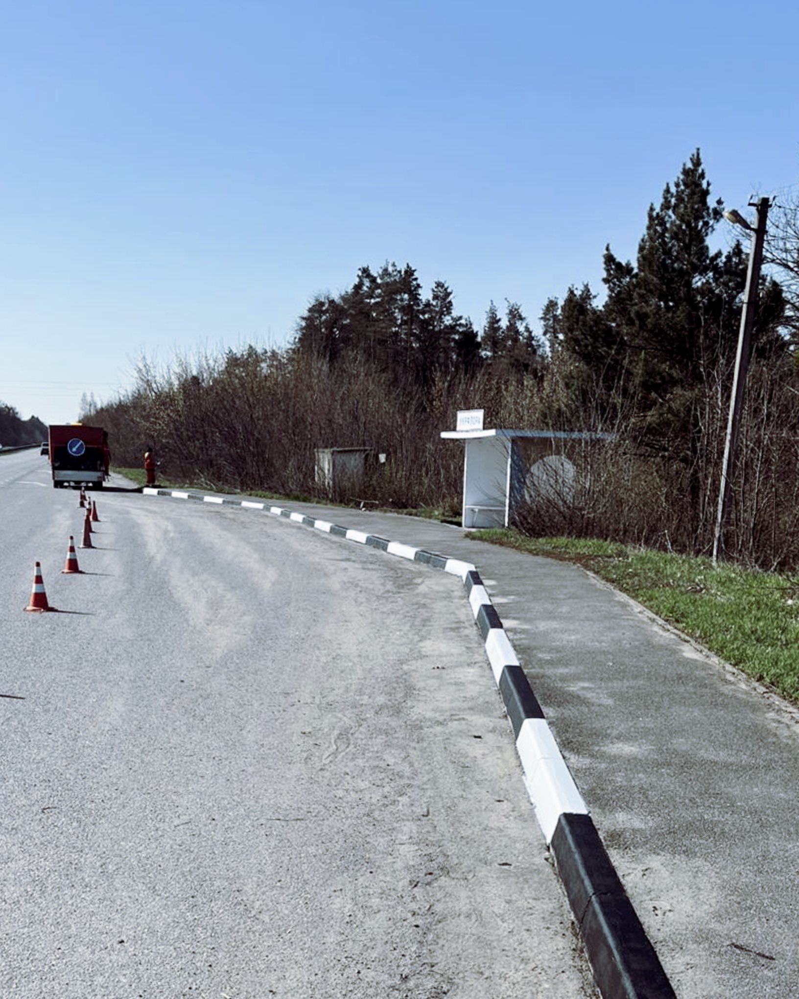 На Вінниччині оновили розмітку бортового каменю для підвищення безпеки руху