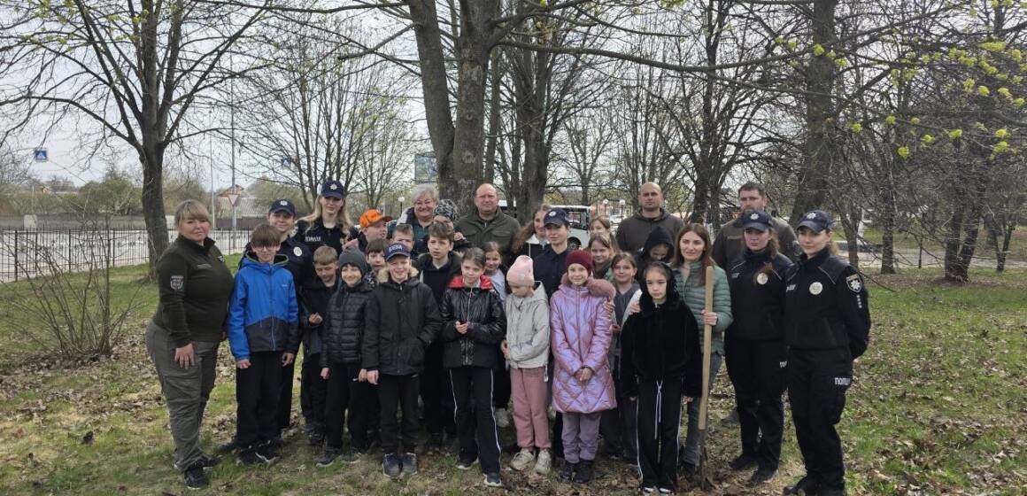 У Вінниці висадили 25 дубів у межах ініціативи «Шевченко єднає Україну»