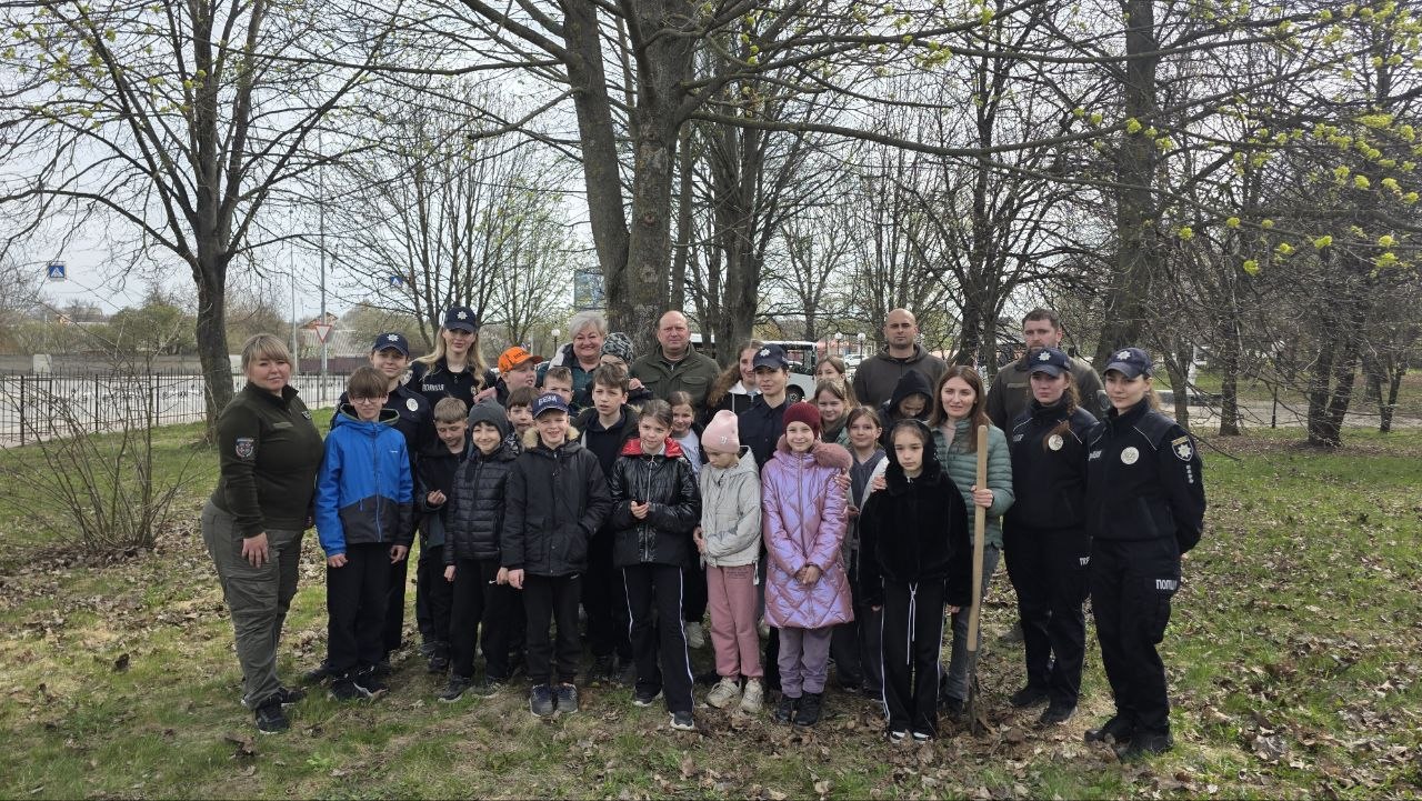 У Вінниці висадили 25 дубів у межах ініціативи «Шевченко єднає Україну»