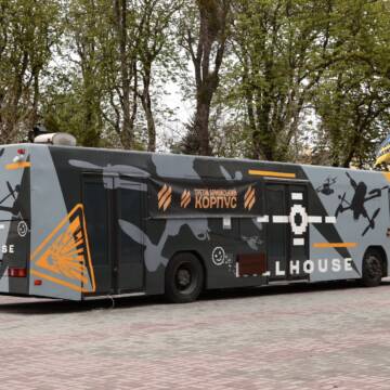 Стань пілотом FPV: у центрі Вінниці відкрився мобільний «Kill House»