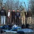 Професійне екіпірування та гумовий човен: на Дністрі викрили «екстремалів», які планували втечу за кордон