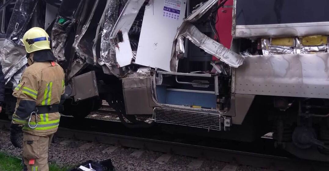 Поліція з’ясовує обставини зіткнення поїзда та тепловоза на Вінниччині