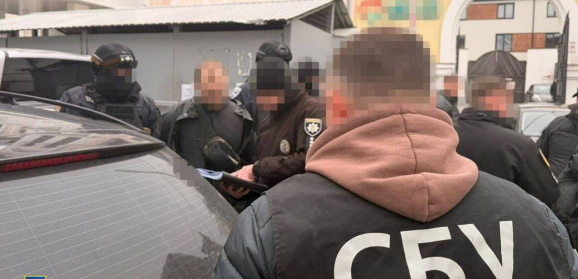 Переправа через Дністер та фіктивні комісії: у Вінниці затримали організатора каналу втечі за кордон