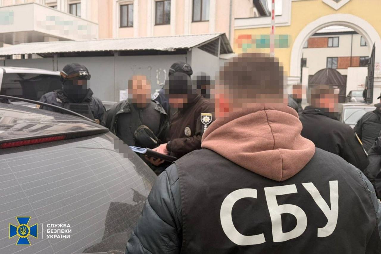 Переправа через Дністер та фіктивні комісії: у Вінниці затримали організатора каналу втечі за кордон