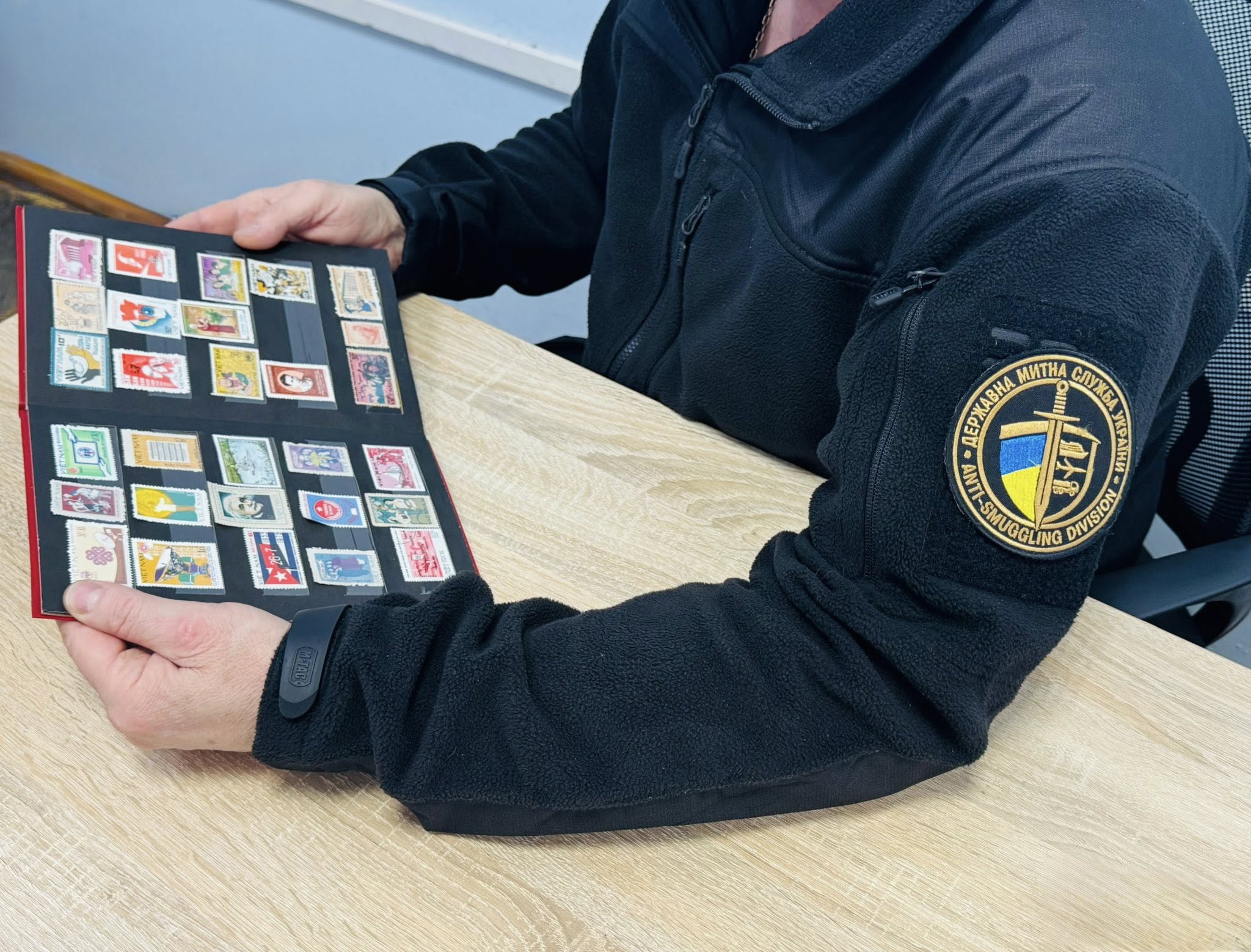 88 марок із В’єтнаму: на Вінниччині завадили вивезенню цінної колекції за кордон