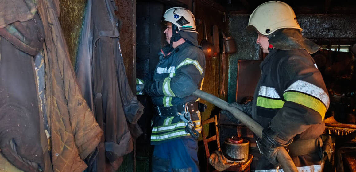 На Гайсинщині через несправний подовжувач загинула літня жінка