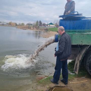 У громаді на Вінниччині зарибили ставок для реабілітації військових