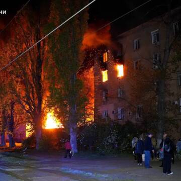 Нічна атака рф: десятки травмованих, пожежі та значні руйнування по всій країні