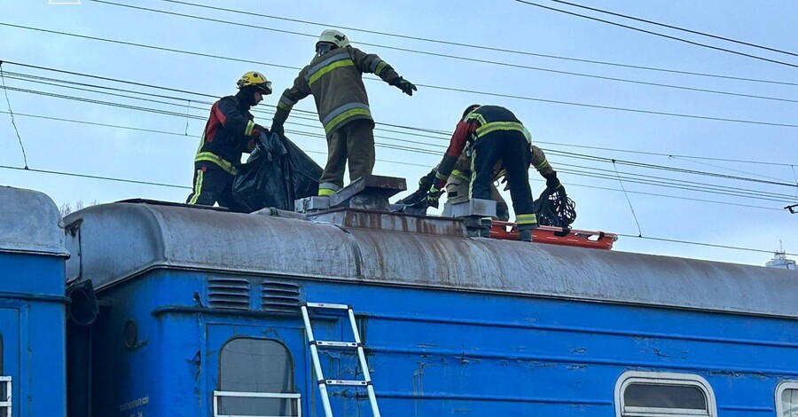 Ціна екстремального зачепінгу: 16-річний Ярослав бореться за життя після удару струмом на даху вагона