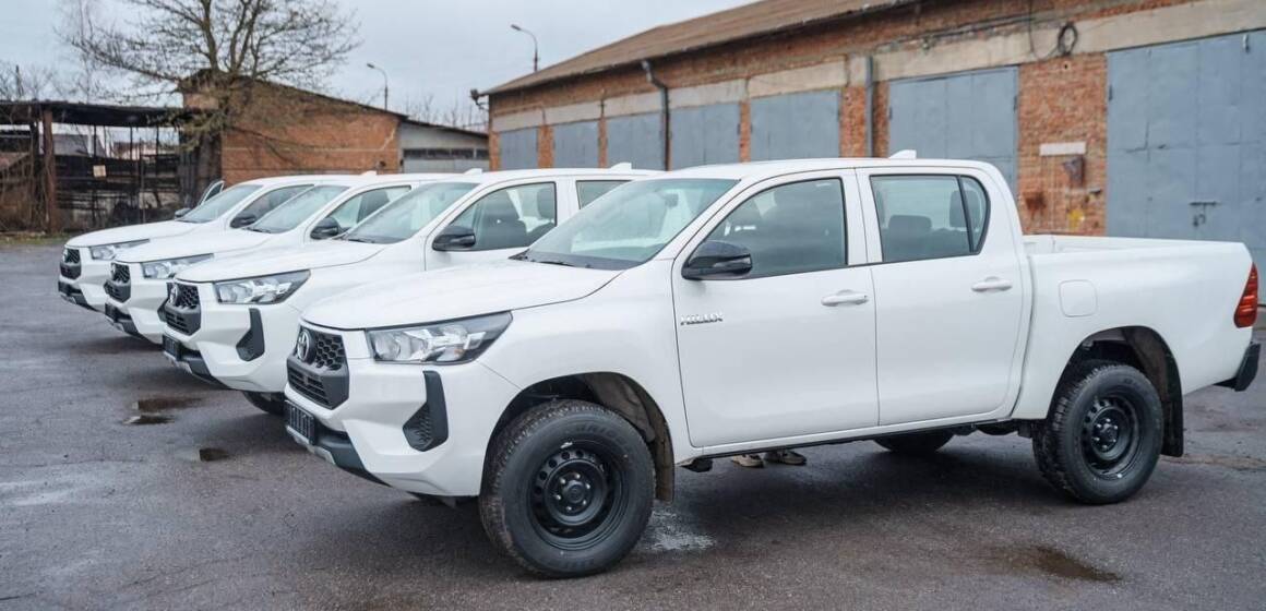 9cbebacc-6ba4-4992-8238-18dd592bd270 Команда Міжрегіонального координаційного гуманітарного штабу передала чергову партію автівок для захисників