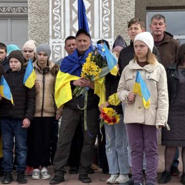 Після трьох років полону: на Вінниччині зустріли звільненого захисника Сергія Стасюка