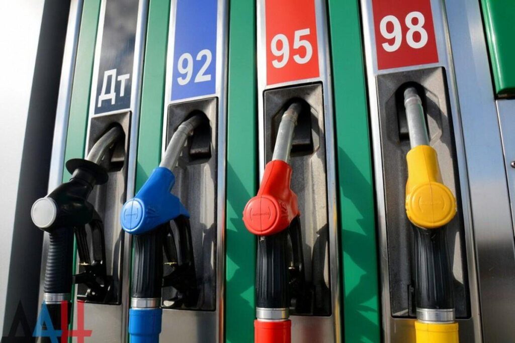 АЗС оновили ціни 23 квітня: скільки тепер коштує пальне