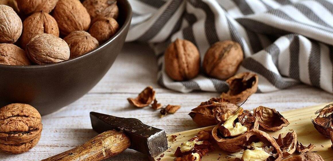 Секрет гарного настрою: як горіхи можуть зменшити прояви депресії