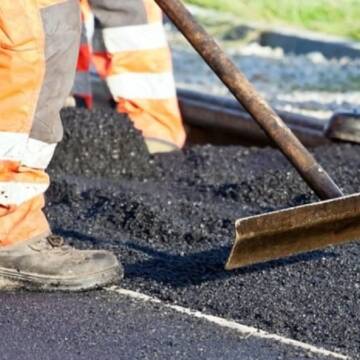 image (1) На автошляху поблизу Гайсина оновили понад 40 тисяч кв. м дороги