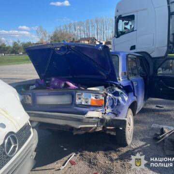 Втеча з місця ДТП, наїзд на пенсіонерку та травмовані діти: чотири аварії за два дні на Вінниччині