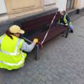 Весняне оновлення: Вінниця фарбує вуличні меблі та висаджує дерева