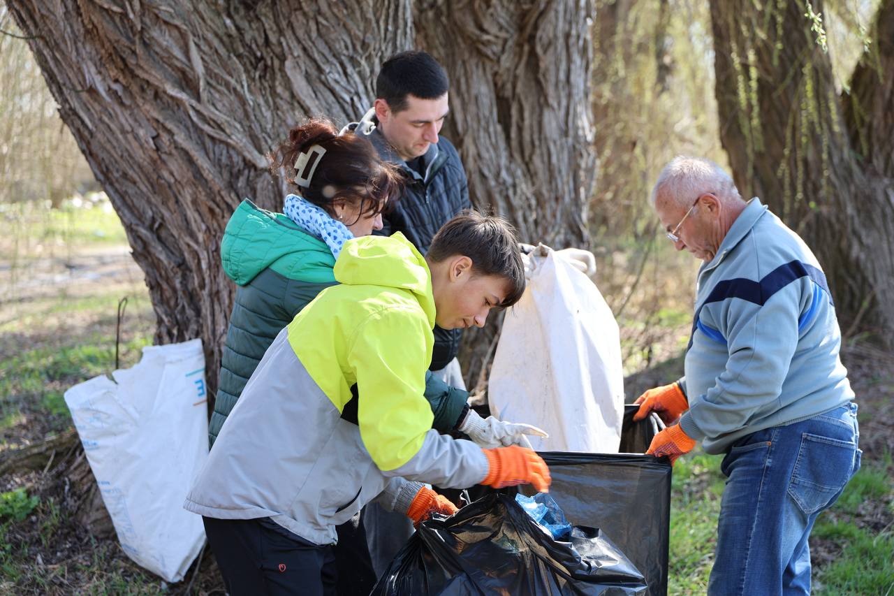Від Десни до Хуторів: у старостинських округах Вінницької громади тривають толоки