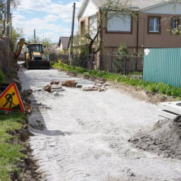 Замість ґрунтовок — асфальт: у Вінниці стартував ремонт вулиці Лугової та провулку Наливайка