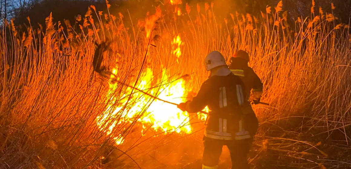 Несправна техніка та людська недбалість стали причиною семи пожеж на Вінниччині