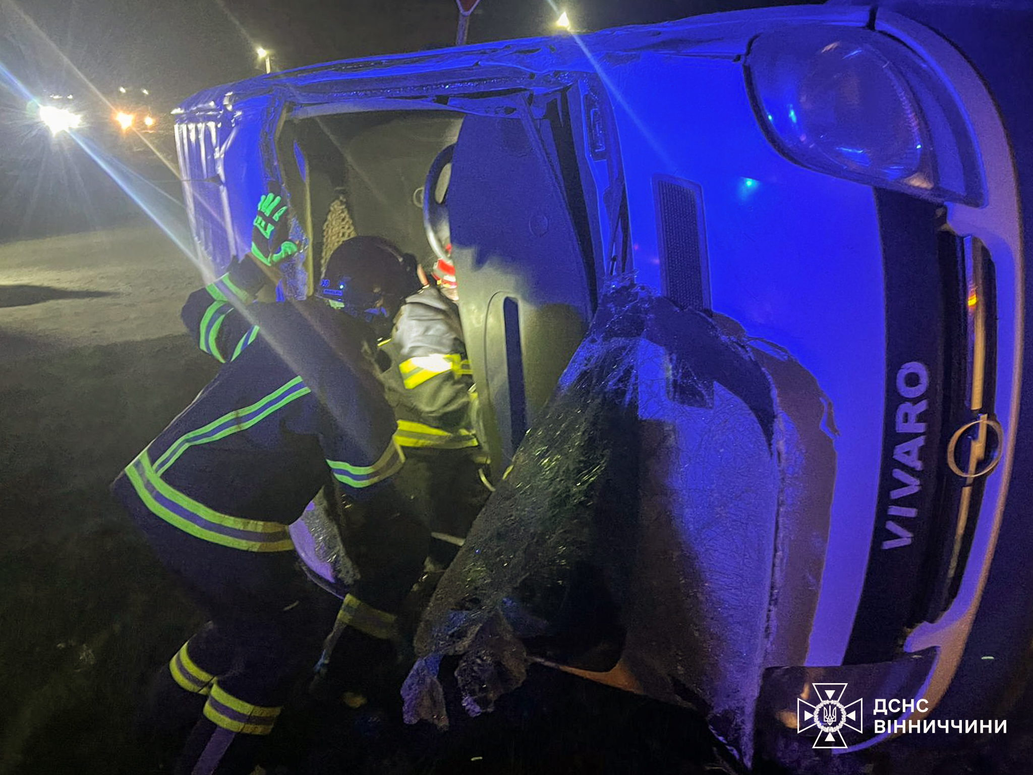 Слідчі встановлюють причини нічної аварії на Вінниччині, в якій загинула людина