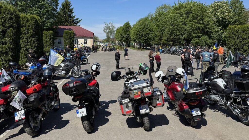 Близько двохсот мотоциклістів проїхали вулицями Вінниці в пам’ять про загиблих захисників