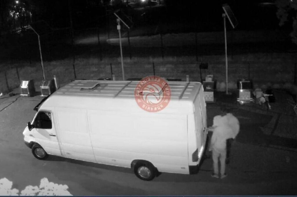 Камери Ситуаційного центру бачать усе: у Вінниці оштрафували чоловіка за 3 тонни будівельного сміття