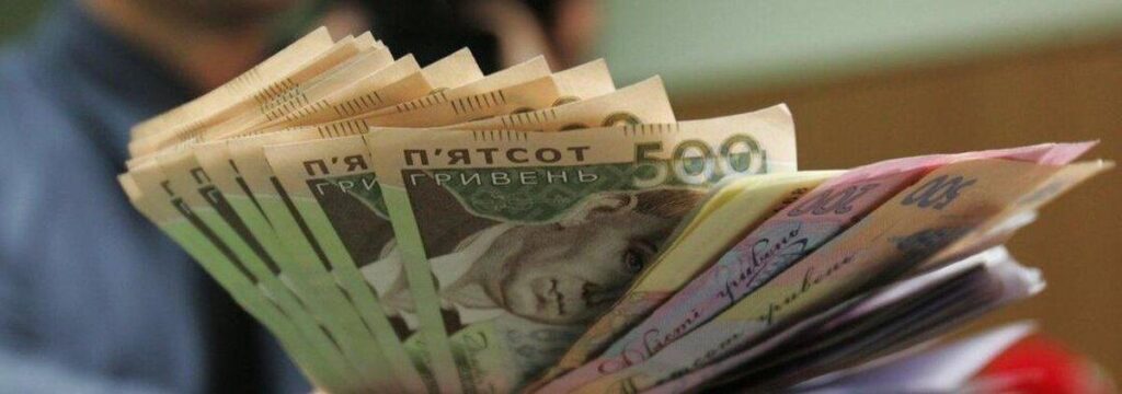 На Вінниччині викрили схему з нарахуванням премій: посадовицю підозрюють у привласненні коштів