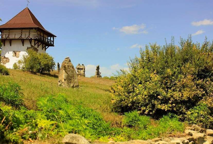 Гончарство, вишивка та ярмарок: у заповіднику «Буша» стартує проєкт «Магічна глина»