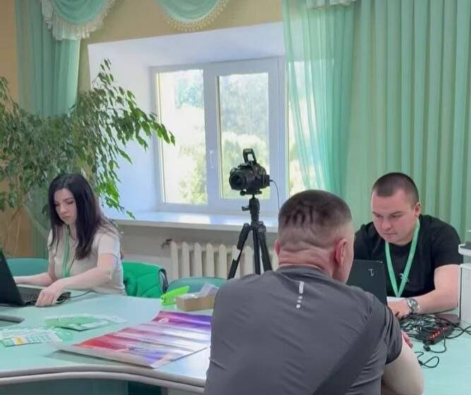 Звільненим із полону захисникам Маріуполя відновили водійські документи на Вінниччині