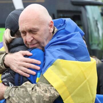 Обмін «1000 на 1000»: перші 205 українських захисників повернулися з російського полону