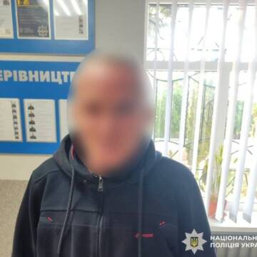 5213442883023739057 Вирахували за камерами палія магазину у Хмільницькому районі