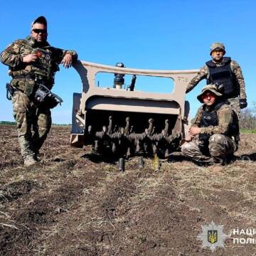 Вінницькі вибухотехніки допомагають розміновувати поля Херсонщини