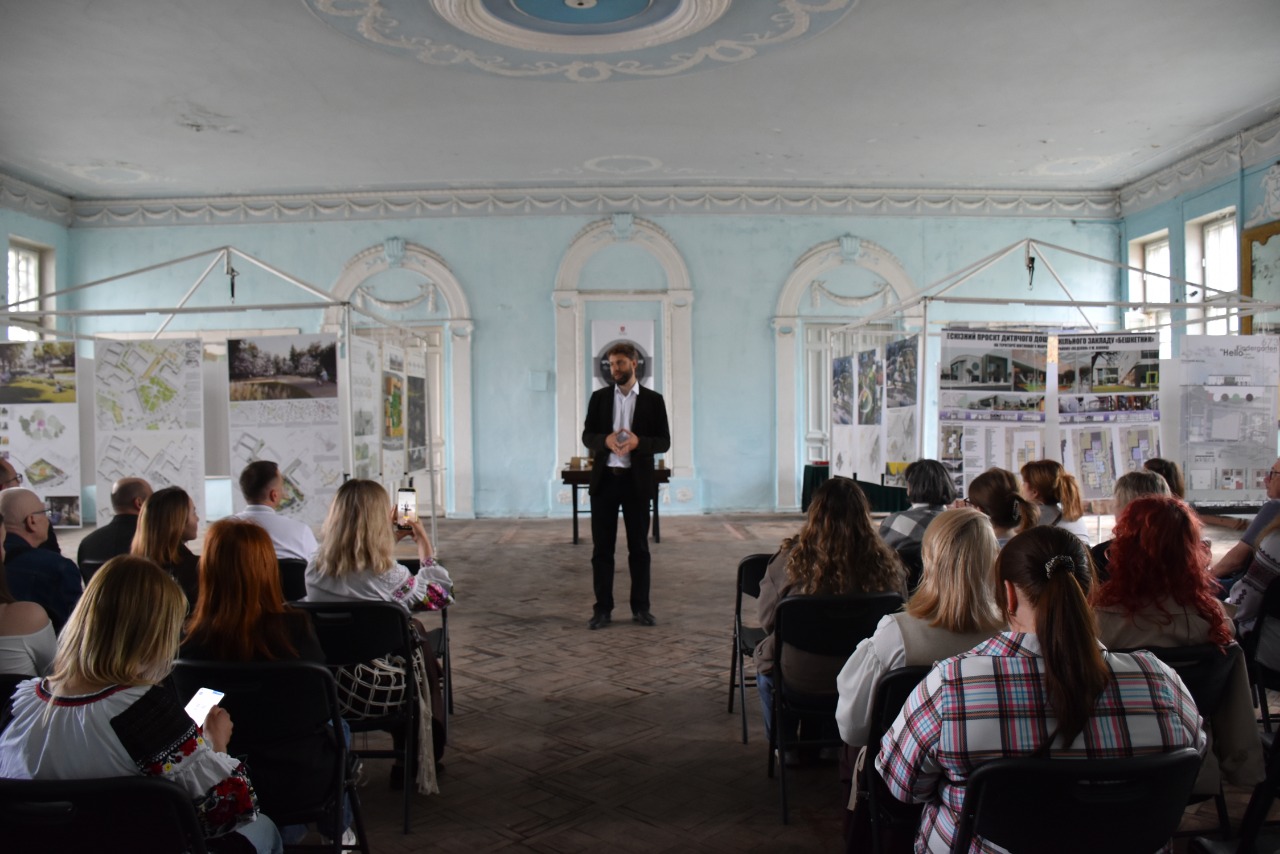 Чотири генплани та секрети зодчих: у Вінниці відкрили ексклюзивну виставку «Архітектурні історії»