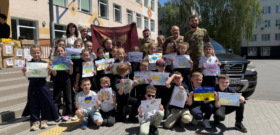 5240036689160380077 Від шкільного ярмарку до передової: як освітяни Вінниці зібрали для ЗСУ 44,5 мільйони гривень
