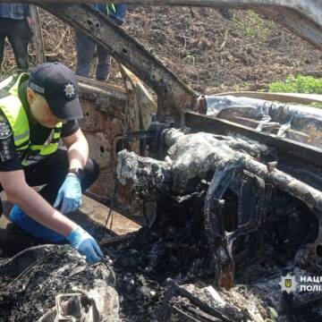5240216377707142674 Поліція розслідує загибель 28-річного вінничанина у згорілому легковику