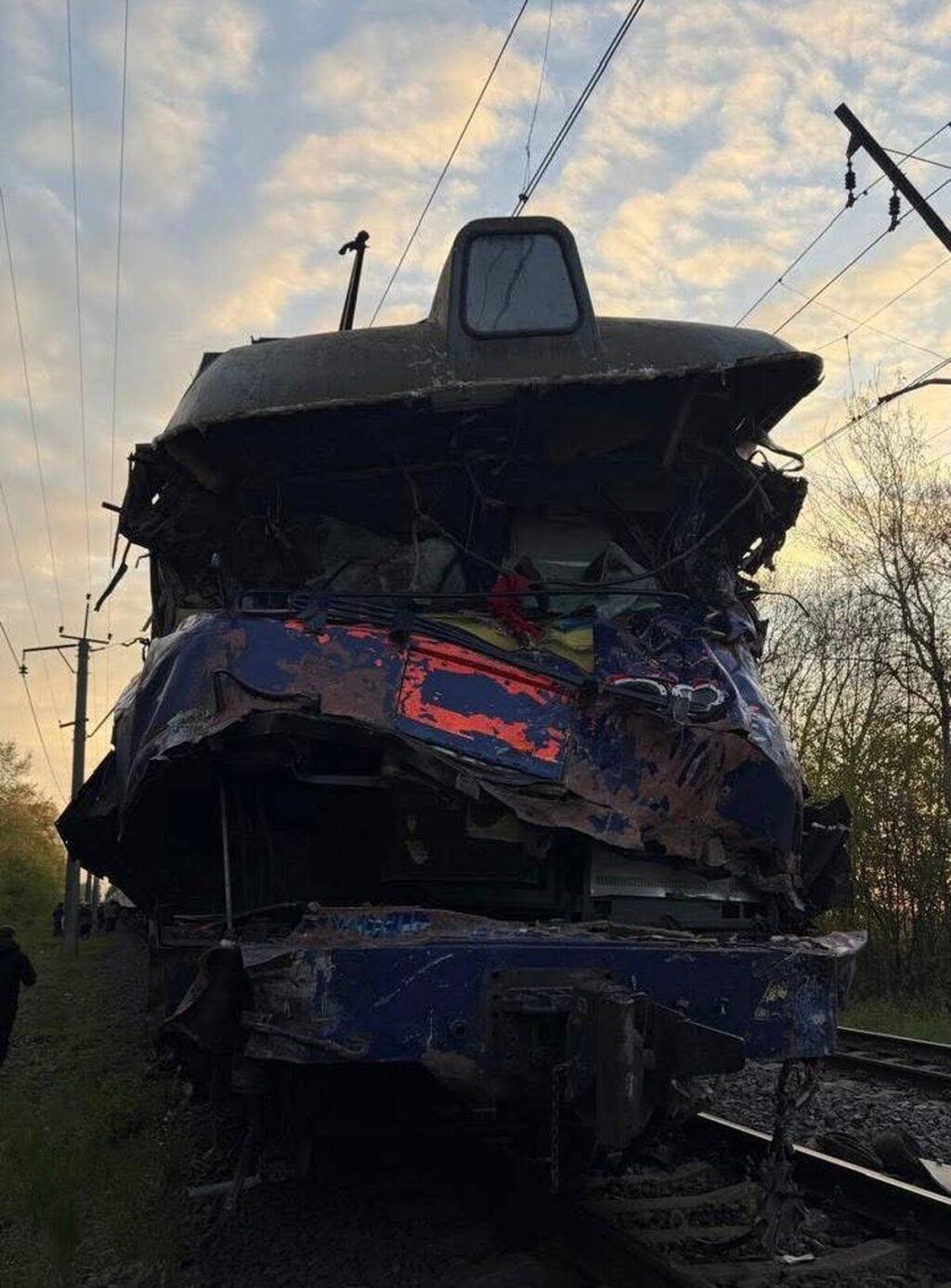 Через зіткнення поїзда з автокраном загинув машиніст-ветеран