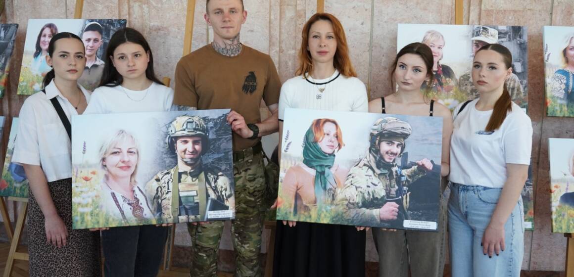 До Дня матері у Вінниці презентували мистецький проєкт на підтримку родин полеглих воїнів