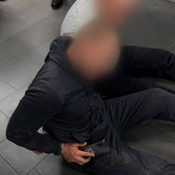 У Вінниці нетверезі чоловіки влаштували хуліганство в під’їзді