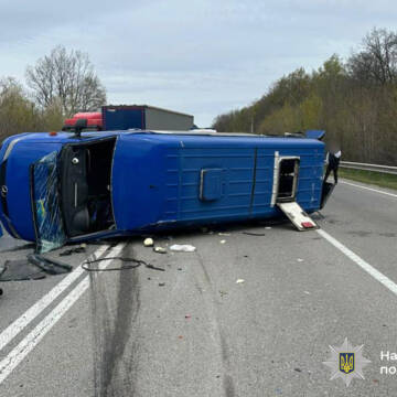 Автобус із пасажирами потрапив у ДТП на Вінниччині: є постраждалі