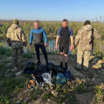 Прикордонники Вінниччини зупинили порушників, які планували перепливти Дністер на скутерах