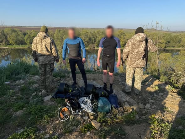Прикордонники Вінниччини зупинили порушників, які планували перепливти Дністер на скутерах