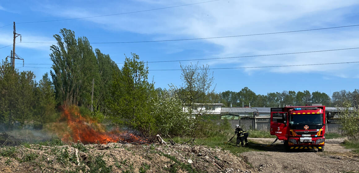 18 пожеж за добу: у Вінницькій області вогонь випалив понад 10 гектарів землі